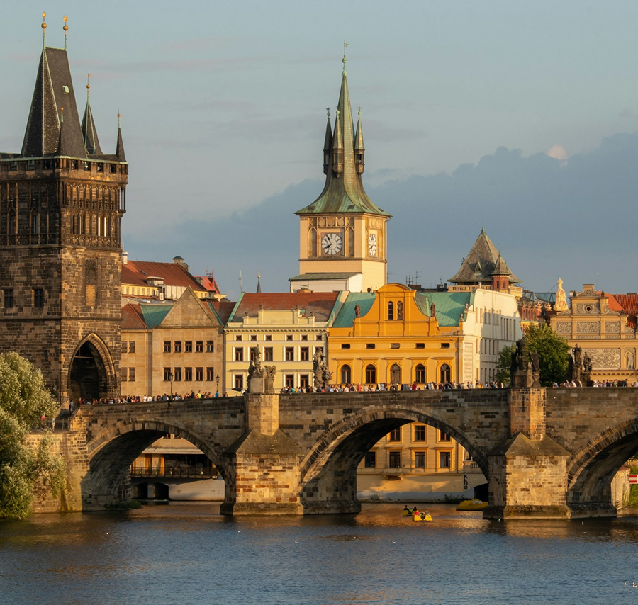 Proč jako turista volit pro ubytování Karlín místo centra Prahy? Co tato volba přináší a komu dává smysl